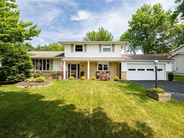 270 Mascot Dr, Rochester, NY 14626
