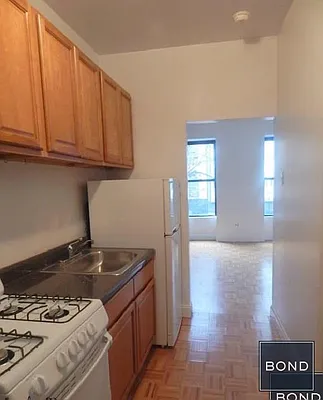 Rented by Bond New York | media 6