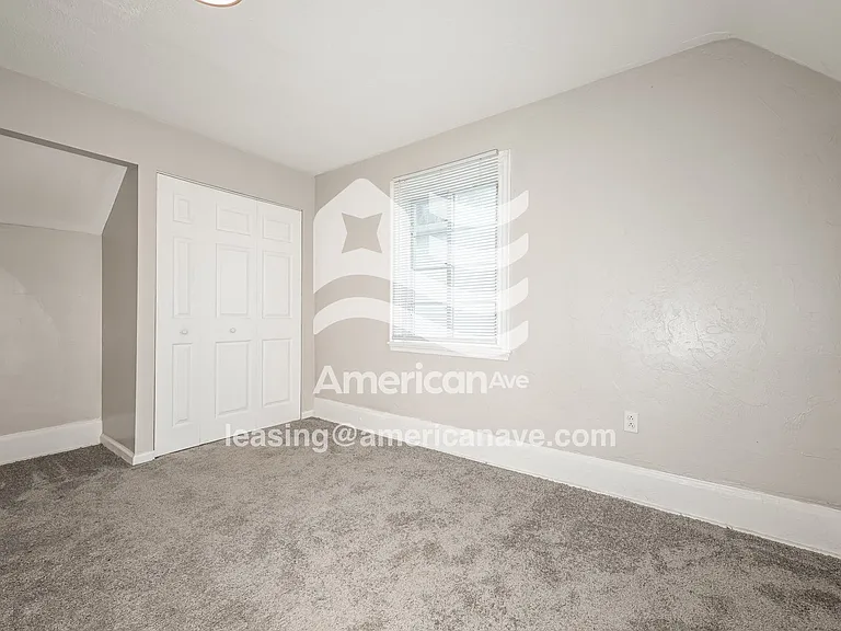 1516437_013_bedroom_14.jpg