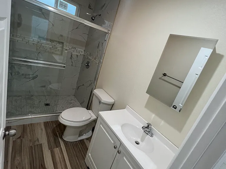 1340 Hudspeth St #C — Photo 5