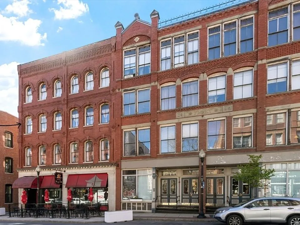 46 Washington St #303