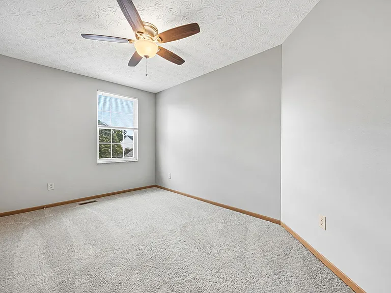 3033 Jamestown Dr — Photo 29