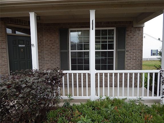4th image of 104 Flatrock Blvd