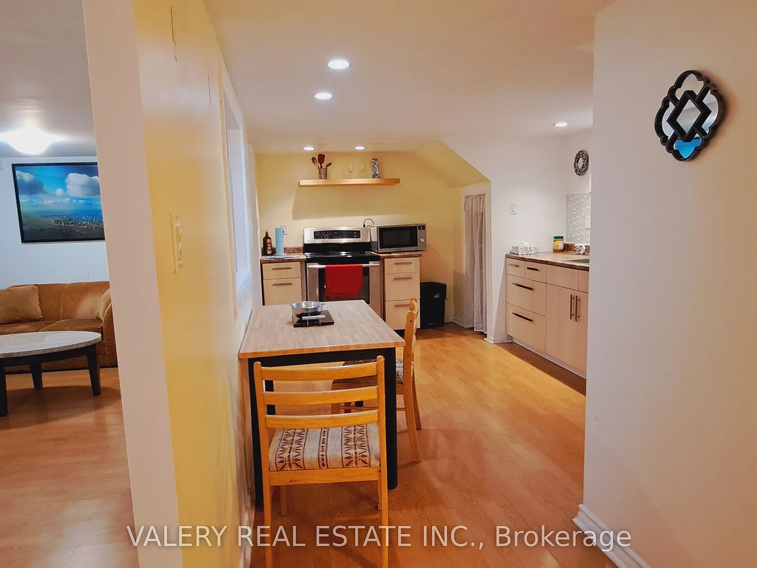 1 bed, $1,590 — Photo 2