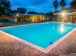 460 W Quill Dr, San Antonio, TX 78228
