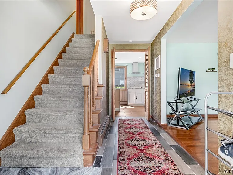 71 Chaumont Dr — Photo 11