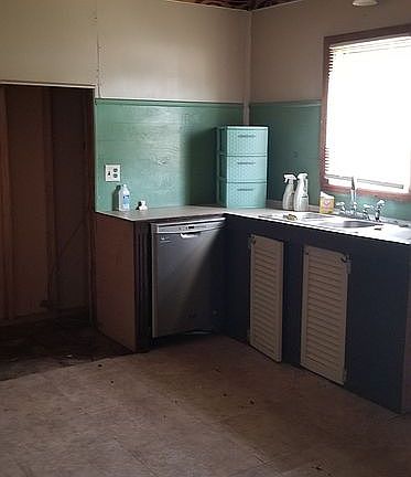4th image of 315 Leblanc St