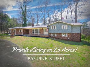 1867 Pine St, Newton, NC 28658