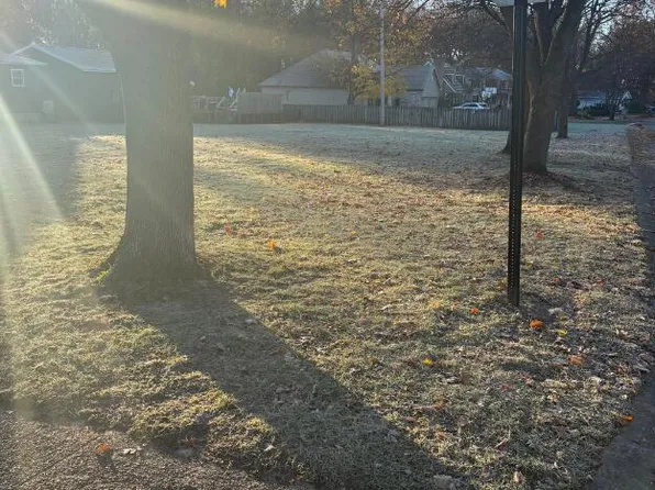 627 W Bridge St, Plainwell, MI 49080