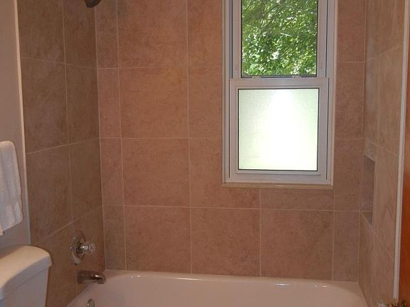 5th image of 105 W Evelyn Ave