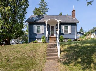 1895 Marion St, Dubuque, IA 52003