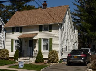 37 Wood Rd, Kings Pt, NY 11024