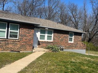 223 SE 121st Rd APT 2, Warrensburg, MO 64093
