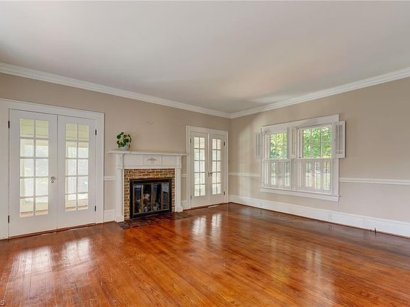 9th image of 618 Parkway Blvd