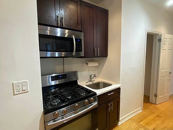 3rd image of 73 Saint Pauls Pl APT A1