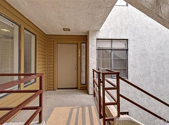 4th image of 400 N Louise St APT 206