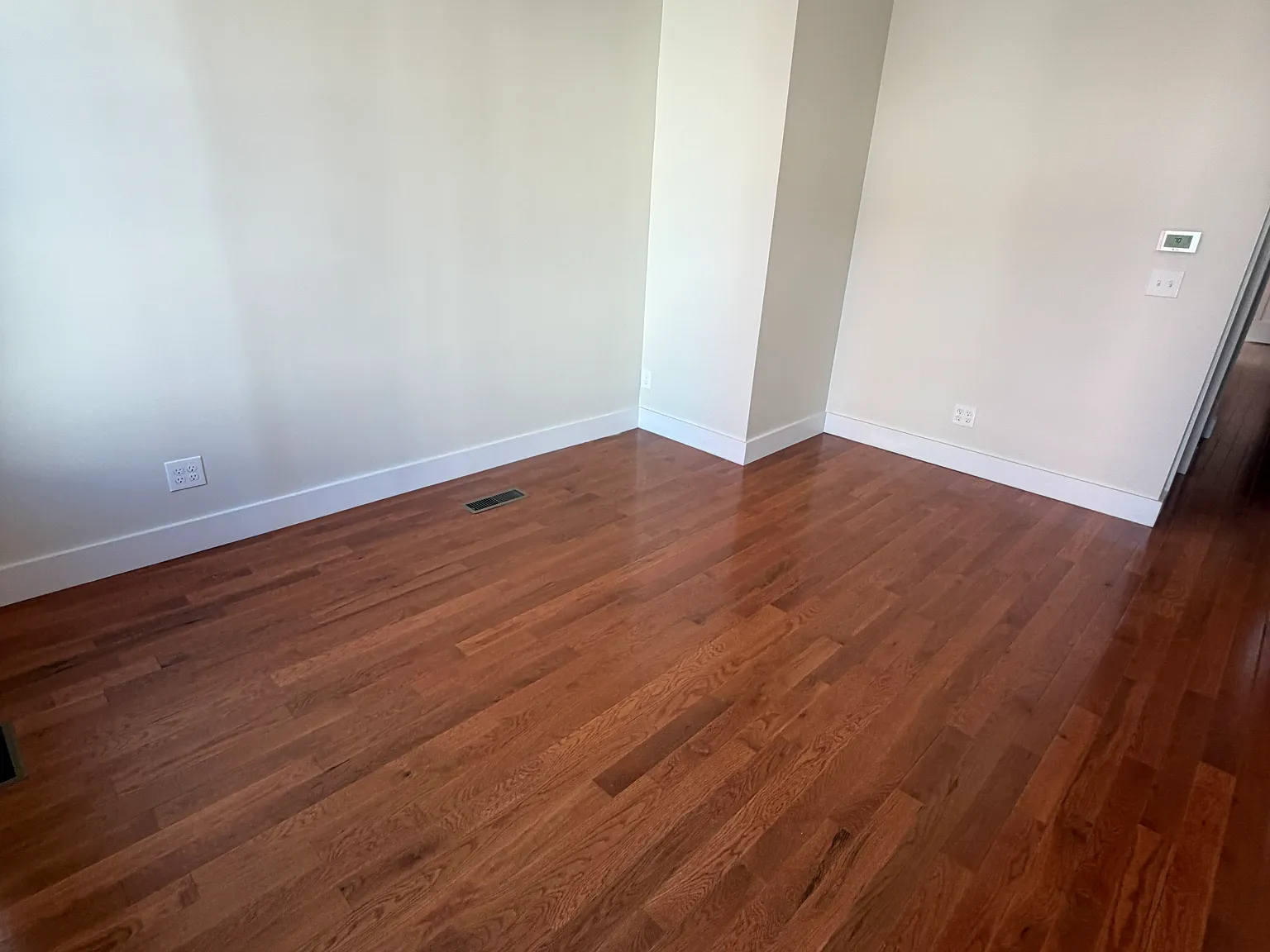 3 bed, 2.5 bath, 1450 sqft, $3,500 — Photo 3