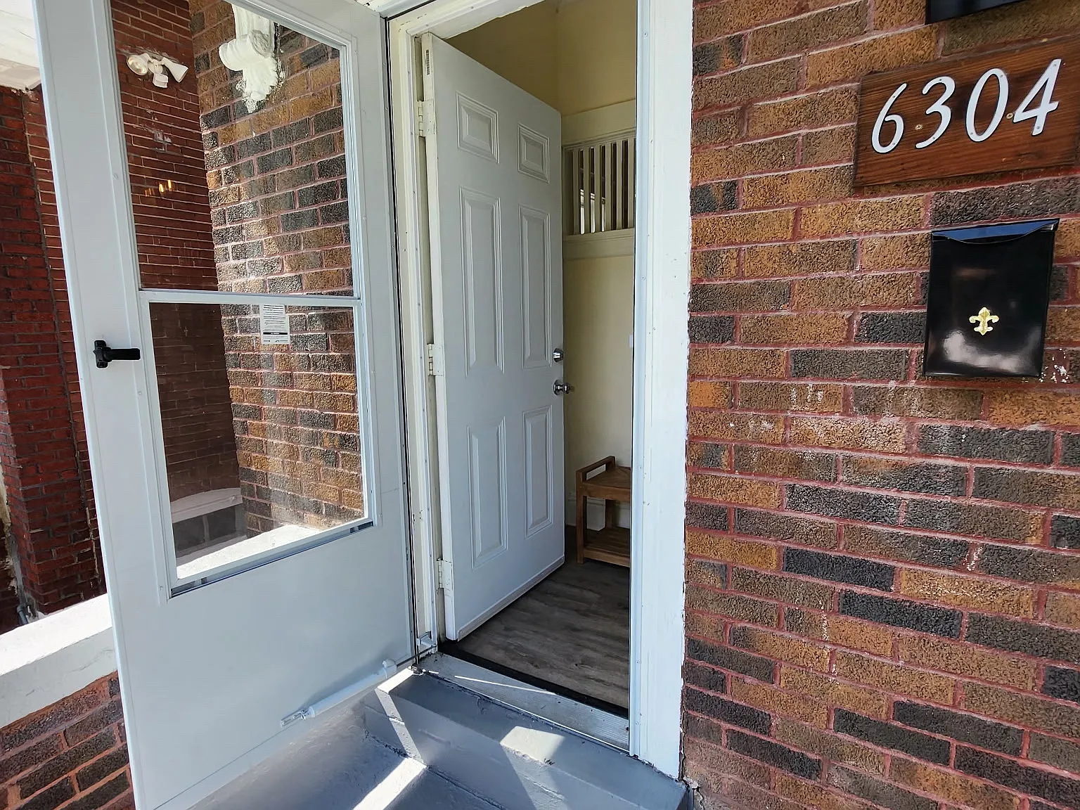 6304 Cabanne Ave — Photo 2