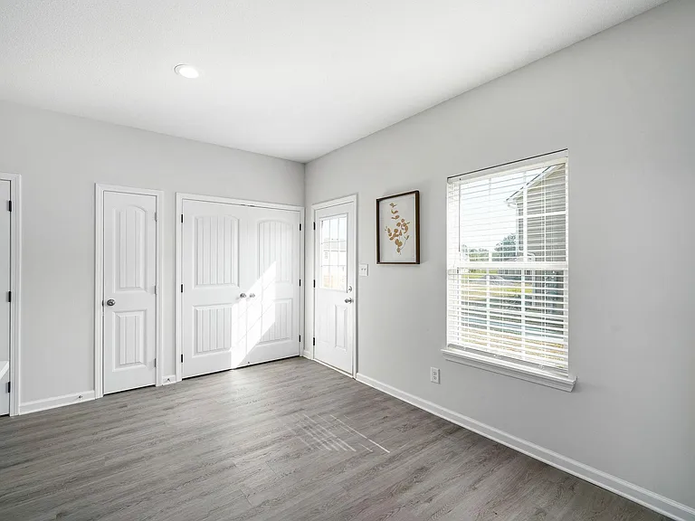 401 Victory Rd — Photo 31