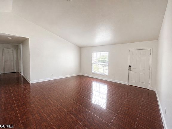 2nd image of 1115 Anza Ave