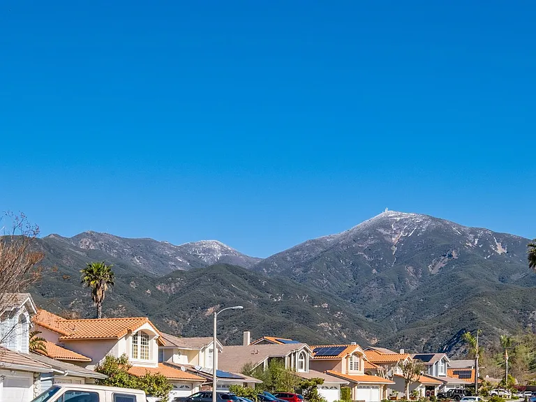 20891 Porter Ranch Rd — Photo 38