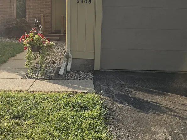 3405 Pine Grove Dr, Midland, MI 48640