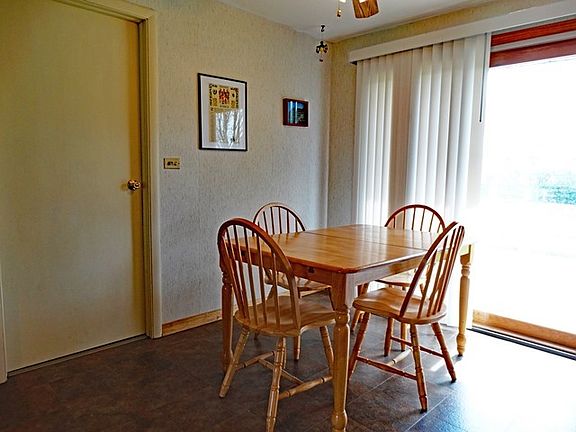 5th image of 637 Norwood Ln