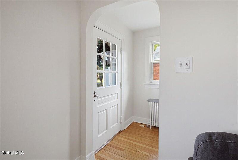 3rd image of 8 Center View Drive