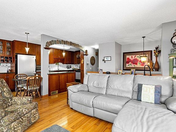 3rd image of 320 Wildwood Dr #320