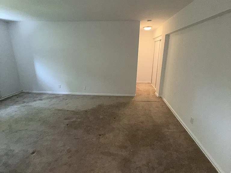 401 Park Pl #3F — Photo 9