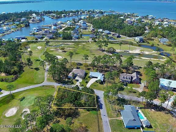 5th image of 145 Country Club Dr