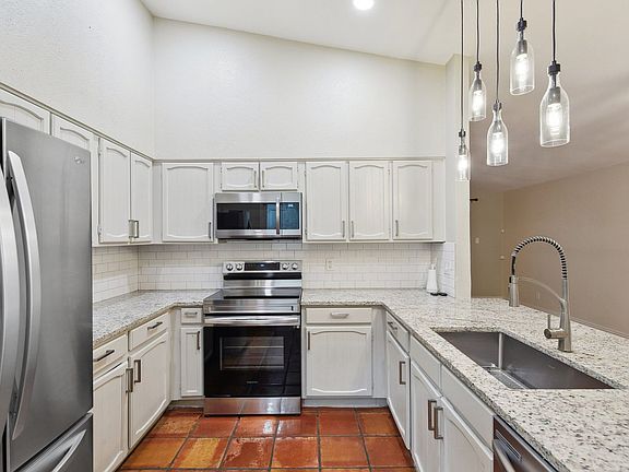 4th image of 4538 Bridgewood St