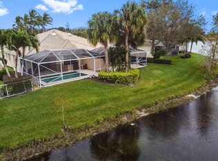 2075 Guadeloupe Dr, Wellington, FL 33414