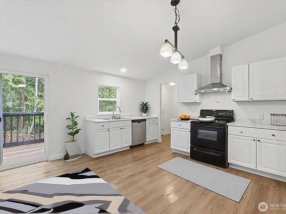 5th image of 13909 135th Street Ct NW
