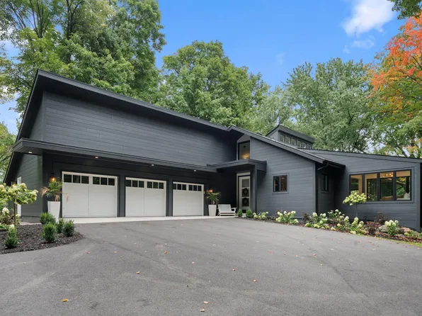 3 Crescent St, Wayzata, MN 55391