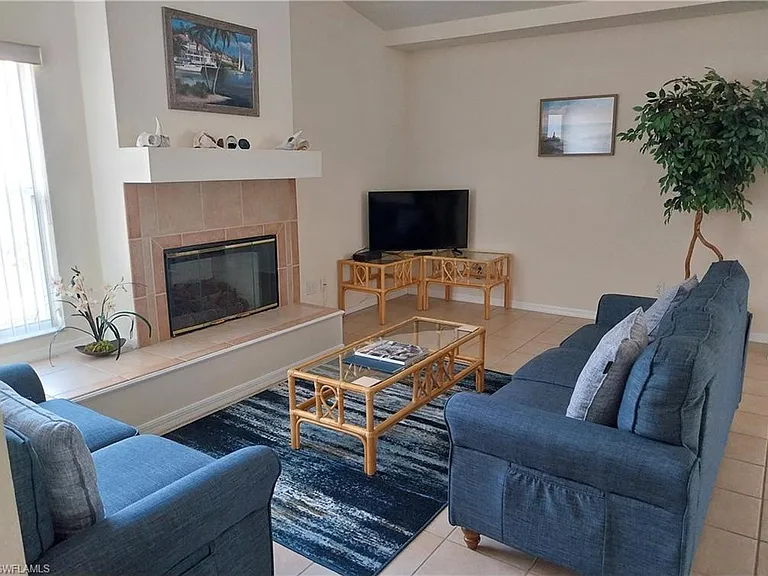 449 Dundee Ct — Photo 13