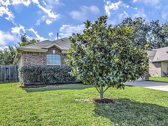 3rd image of 7014 Twin Creek Dr