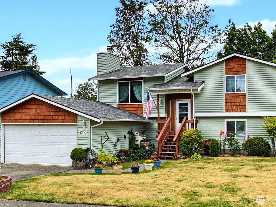 1st image of 3200 SE 20th Court
