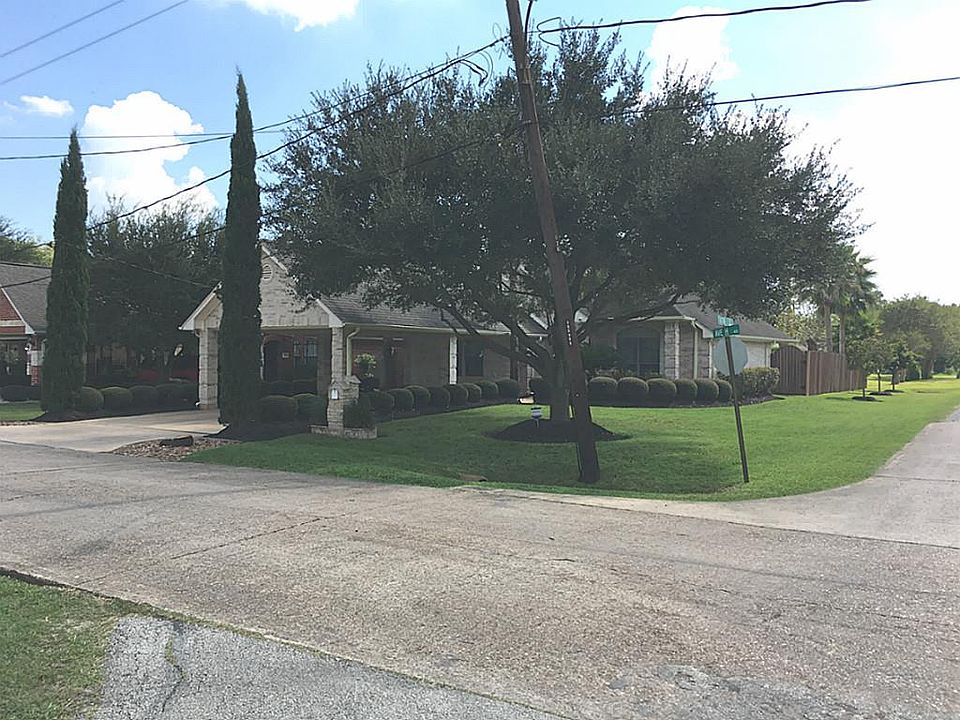 1st image of 402 Avenue H