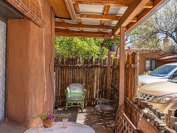 4th image of 231 Closson St APT 6