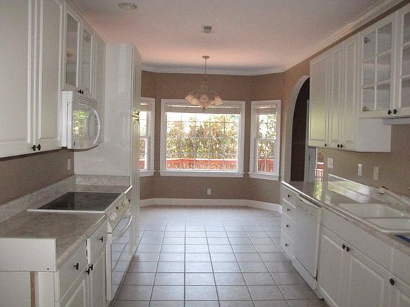 5th image of 419 Laurel Hill Dr