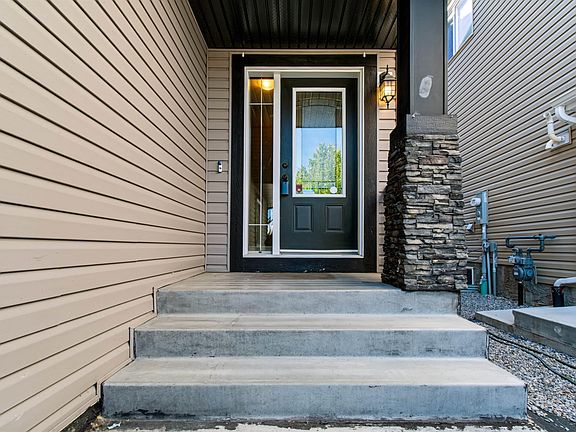 4th image of 1420 158th St SW
