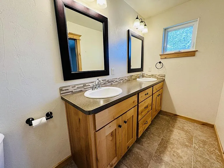 1043 Road Runner St — Photo 18