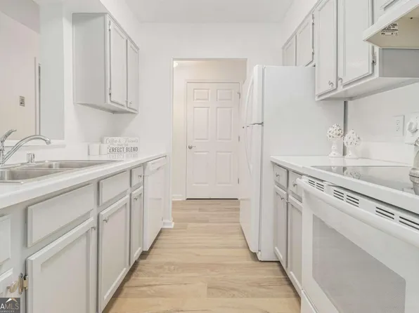 300 Johnson Ferry Rd NE Unit A203, Atlanta, GA 30328