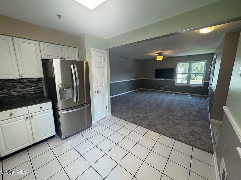4th image of 11 Coralberry Court