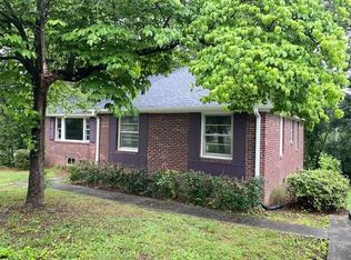 108 Williamsburg Dr, Greenville, SC 29605