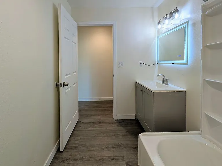 1575 Munson Ave #1/2 — Photo 9