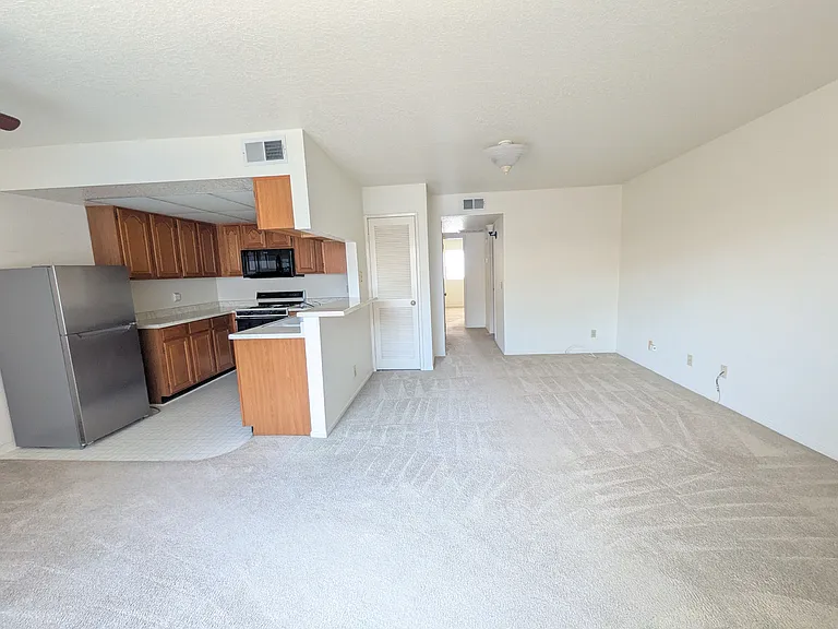 337 N Buena Vista St #202 — Photo 3