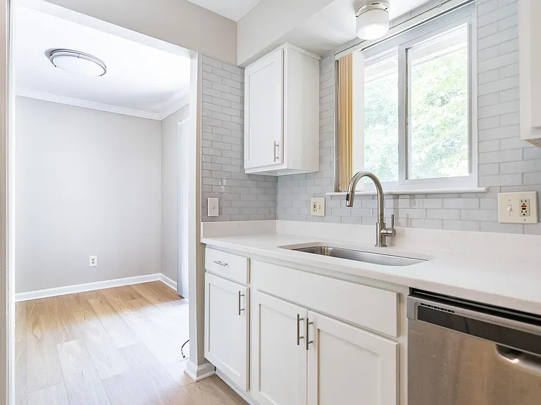 1520 Porter Cir — Photo 12