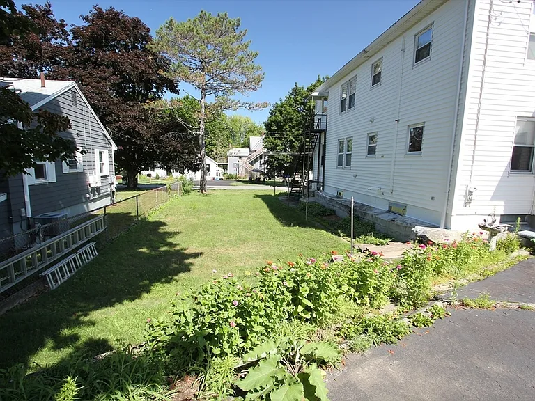 23 Saxon St #23 — Photo 20